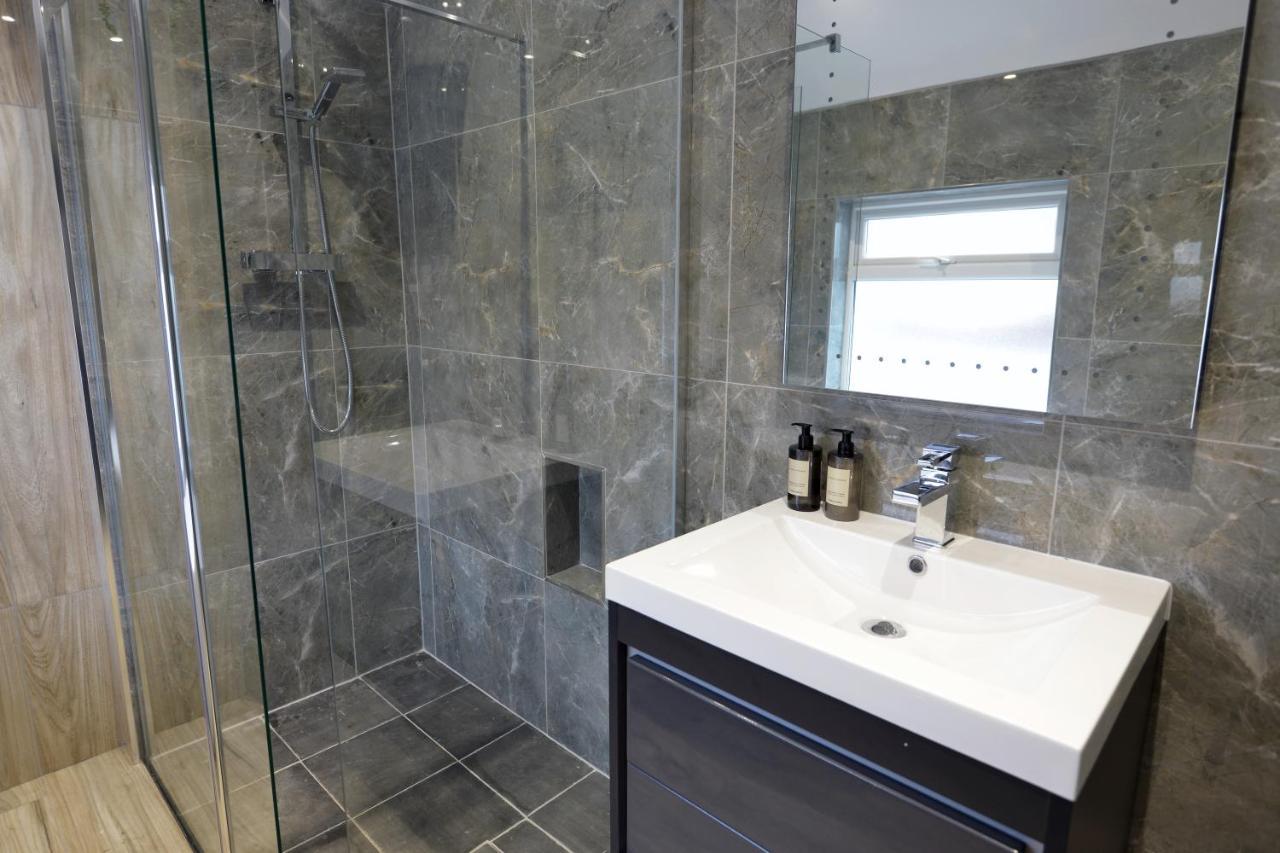 Outstanding Modernised 3/4 Double Bedroomed House Літтлгемптон Екстер'єр фото